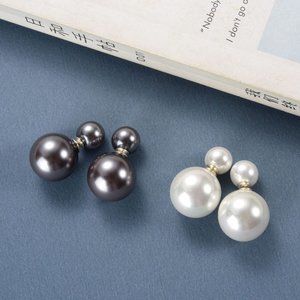 Round White/Gray Shell Pearl Double Sided Earrings